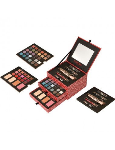 Deborah Trousse Make Up...