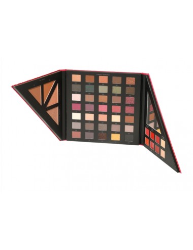 Deborah Trousse Make Up...